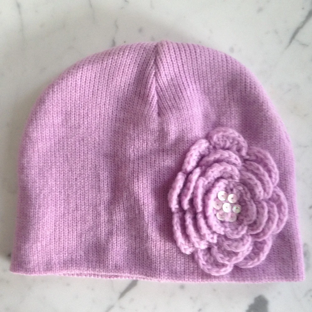 Kids r us lilac knit hat with flower design